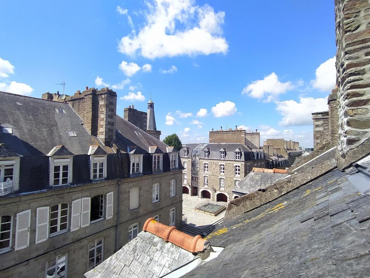 Le Nid - Fougeres Centre Historique Apartment Exterior photo
